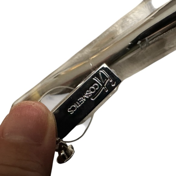 IT Cosmetics Airbrush Flawless Foundation Brush KER90W Bundle IT Makeup Bag New - Picture 9 of 14